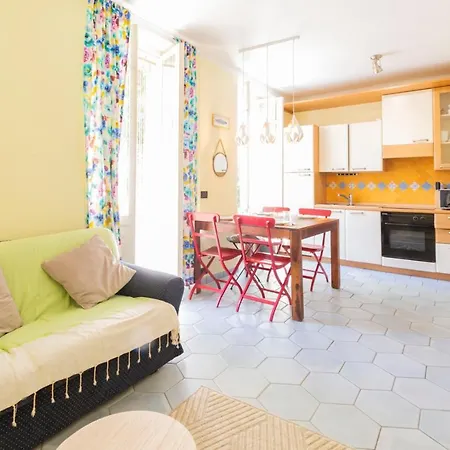 דירה Place Amiral Barnaud *